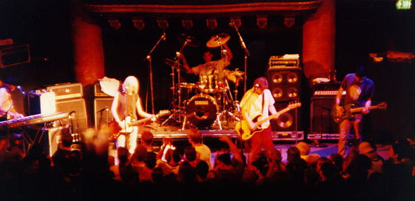 bands/juliana_hatfield/1995-10-30/03-GAMH-live-all-01.jpg