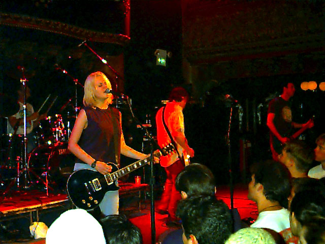 bands/juliana_hatfield/1995-10-30/10-GAMH-live.jpg