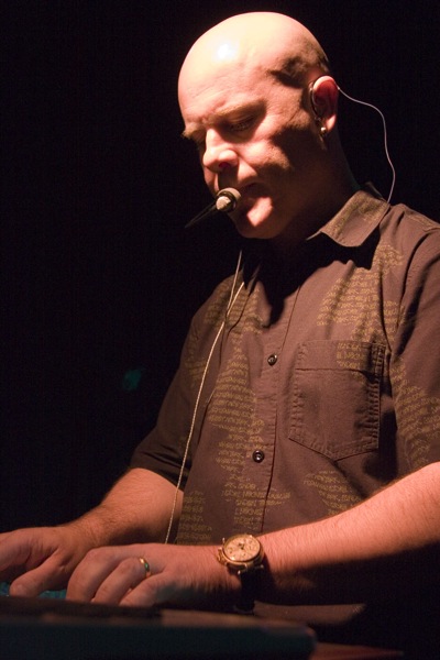 bands/thomas_dolby/2006-11-21/IMG_5337.jpg