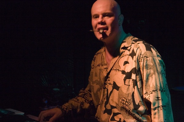 bands/thomas_dolby/2006-11-21/IMG_5355.jpg
