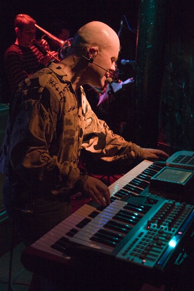 bands/thomas_dolby/2006-11-21/IMG_5369.jpg