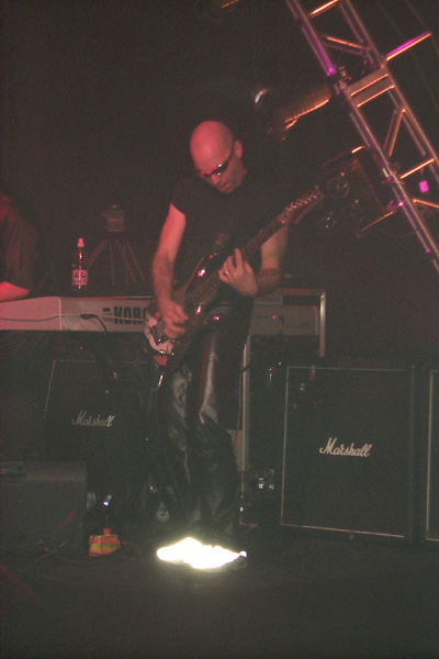 bands/joe_satriani/2000-05-19/1118.jpg