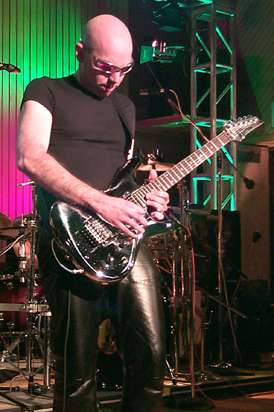 bands/joe_satriani/2000-05-22/P0001146.jpg