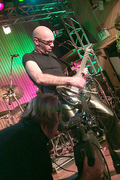 bands/joe_satriani/2000-05-22/P0001147.jpg