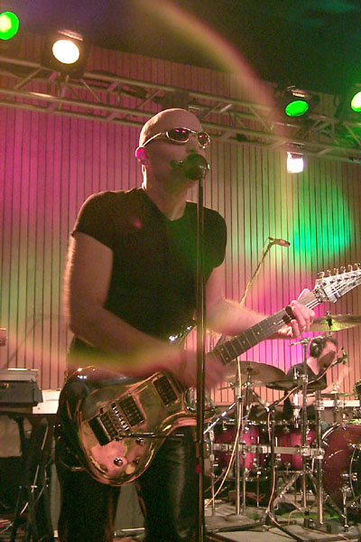bands/joe_satriani/2000-05-22/P0001159.jpg