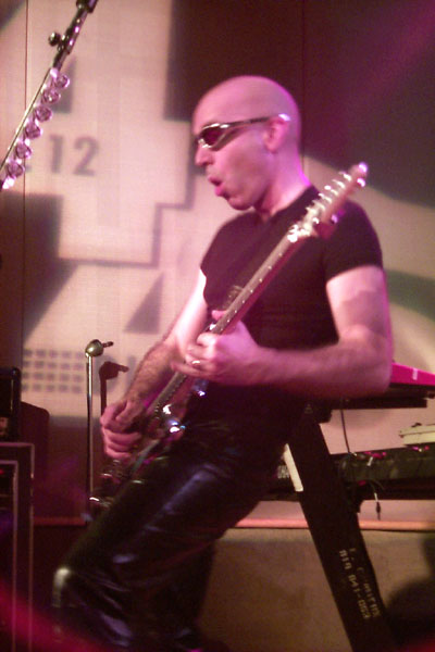 bands/joe_satriani/2000-05-22/P0001193.jpg