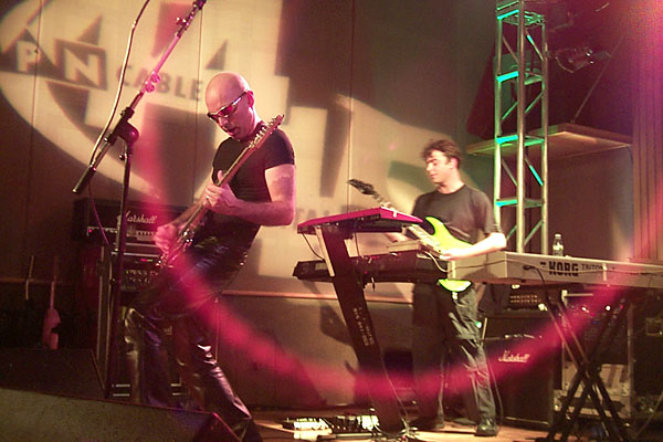 bands/joe_satriani/2000-05-22/P0001214.jpg