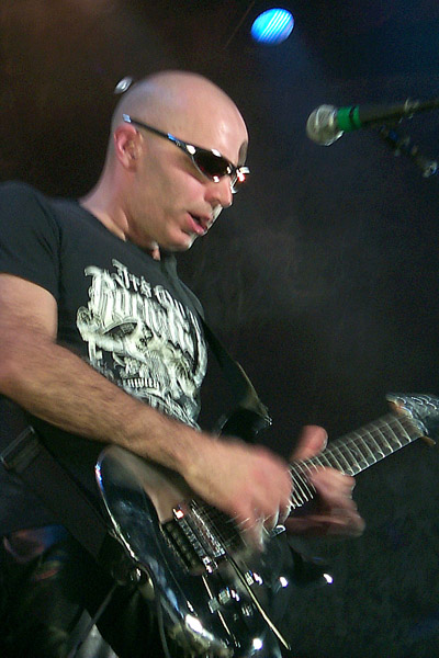 bands/joe_satriani/2000-12-28/P0002053.jpg