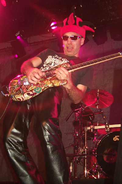 bands/joe_satriani/2000-12-28/P0002059.jpg