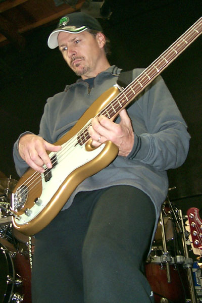 bands/joe_satriani/2002-06-13/P0003727.jpg