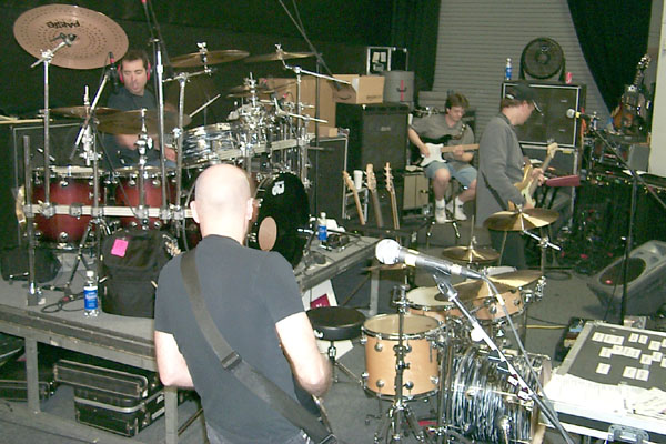 bands/joe_satriani/2002-06-13/P0003728.jpg