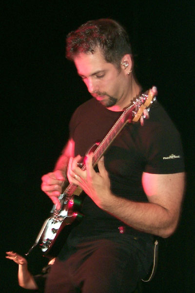 bands/joe_satriani/2002-08-11/P0003801.jpg