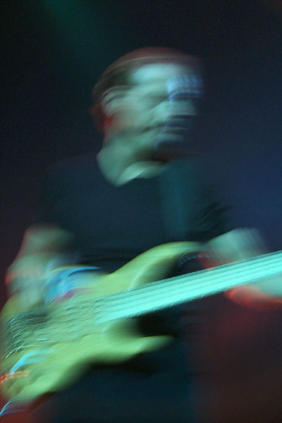 bands/joe_satriani/2002-08-11/P0003869.jpg