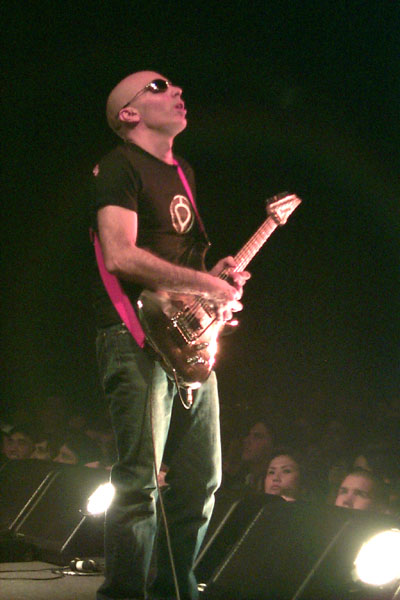 bands/joe_satriani/2003-02-01/P0004712.jpg