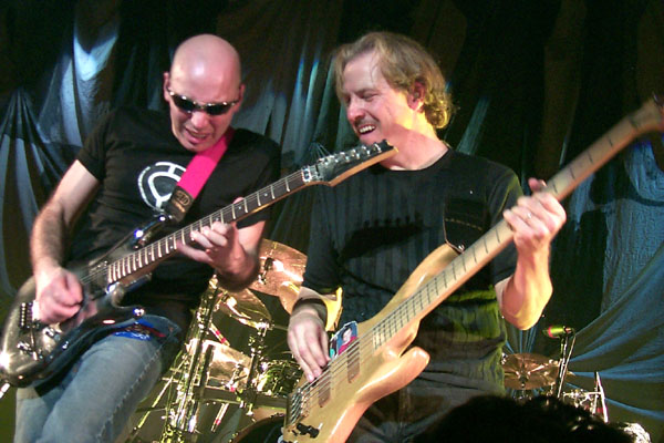bands/joe_satriani/2003-02-01/P0004753.jpg