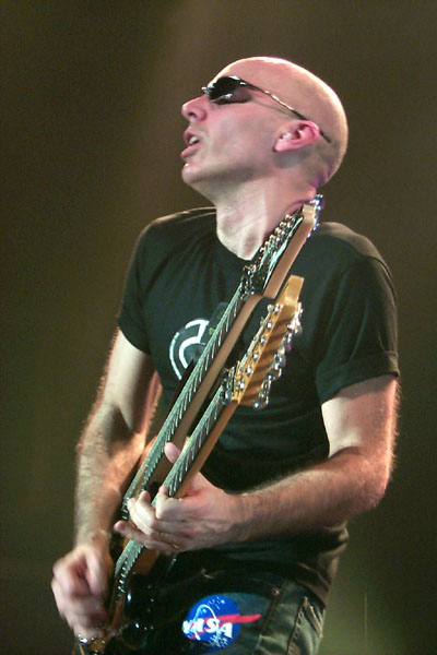 bands/joe_satriani/2003-02-01/P0004765.jpg