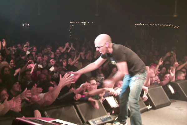 bands/joe_satriani/2003-02-01/P0004800.jpg