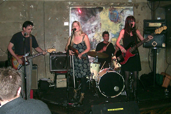 bands/tiny/2000-02-18/02-band.jpg