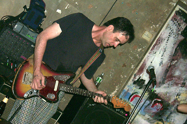 bands/tiny/2000-02-18/12-dan_solo.jpg