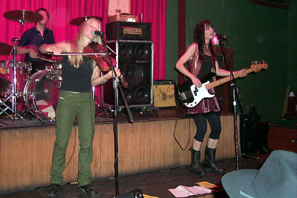 bands/tiny/2000-07-09/P0001438.jpg