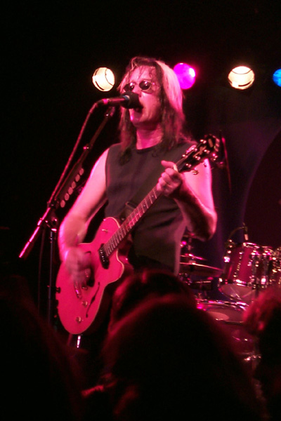 bands/todd_rundgren/2000-06-11/P0001295.jpg
